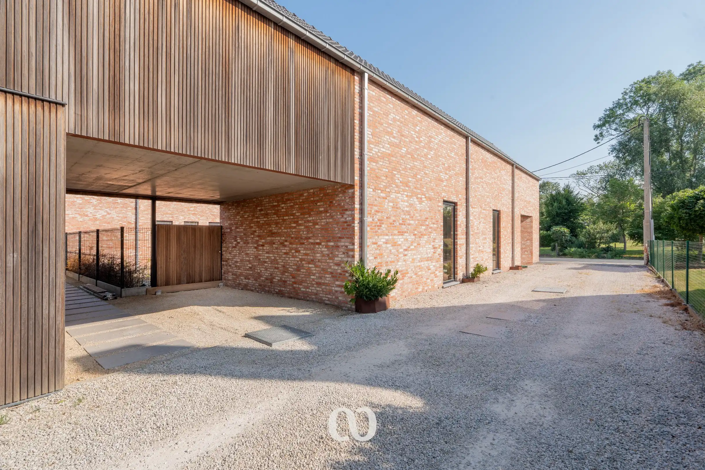 Ruime casco woning met tal van mogelijkheden! foto 13