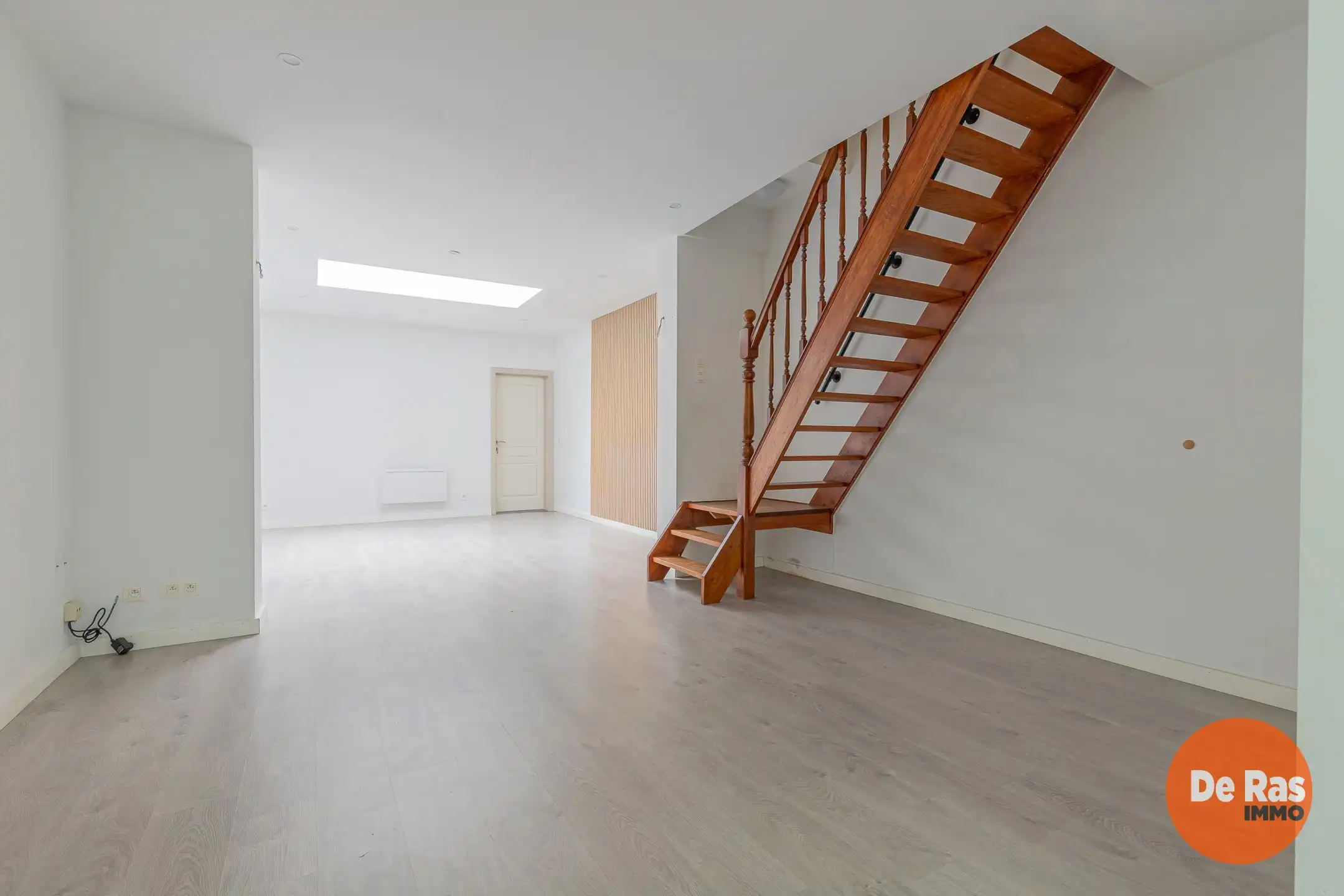 GRIMBERGEN-Gerenoveerde woning zonder tuin/koer aan de vaart foto 11