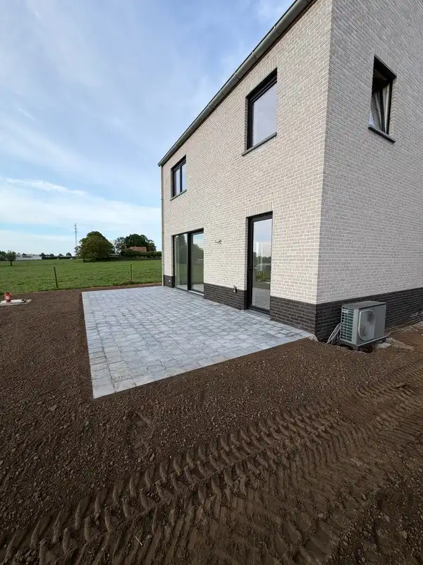 Alleenstaande nieuwbouw nabij het centrum van Westrozebeke foto 2