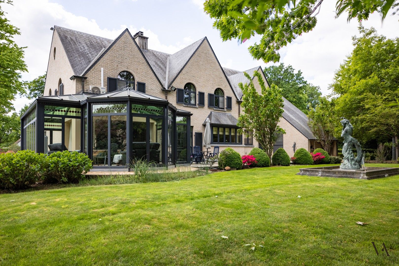 Zeer ruime klassieke villa op prachtig perceel in Hoog-Linden foto 2