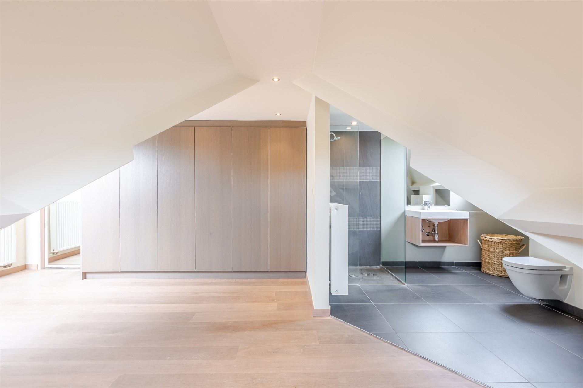 Charmante villa met 3 slks en tuin op groot perceel foto 16