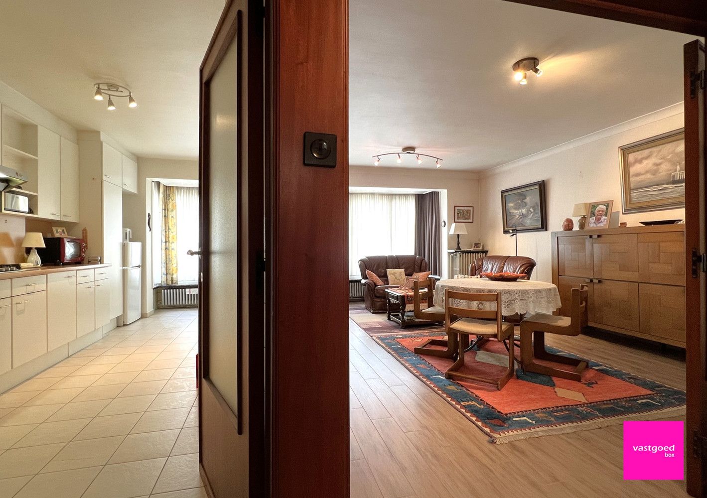 Instapklaar appartement met terras, centrum Oostende foto 4