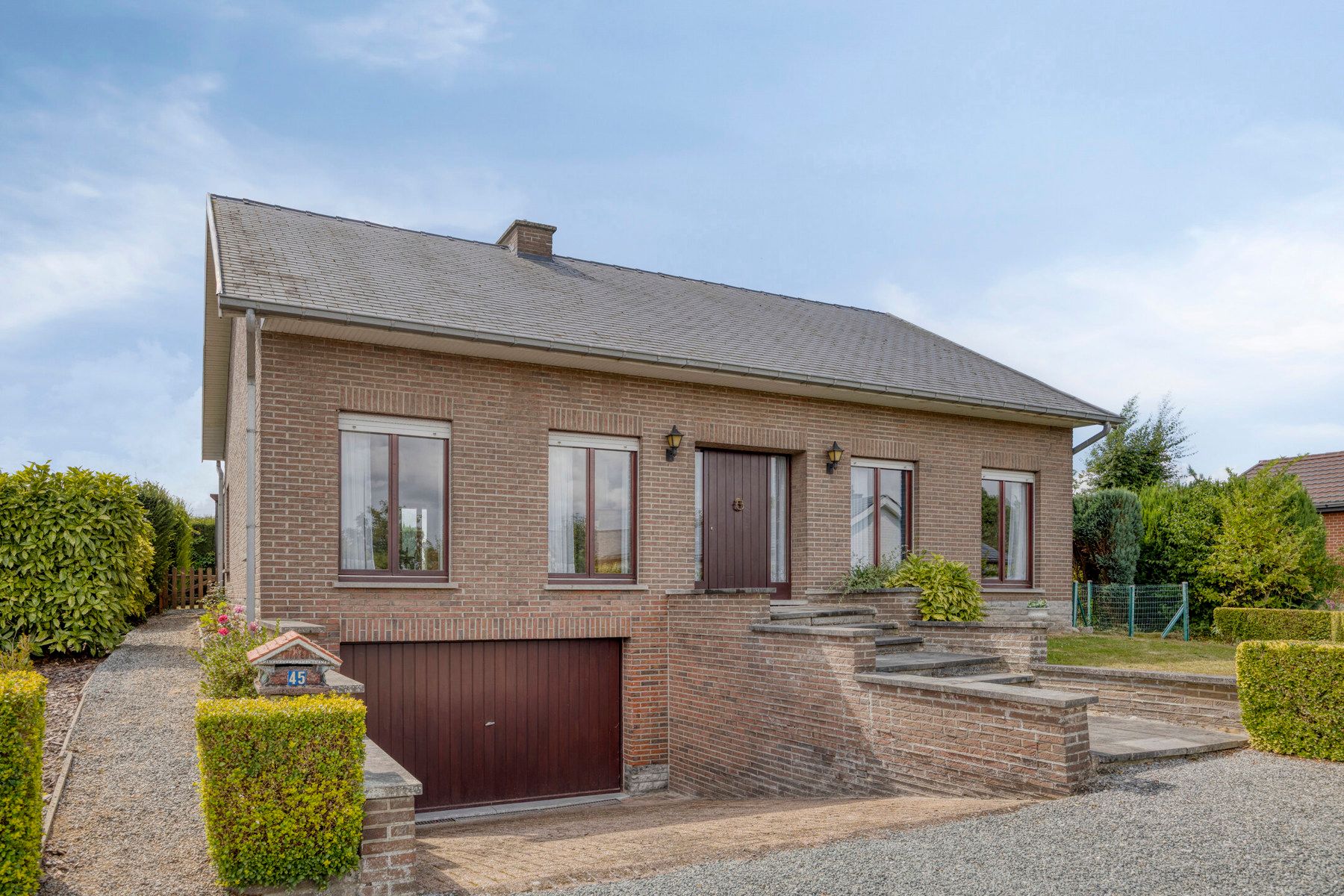 Hoofdfoto van de publicatie: zeer rustig gelegen op te frissen bungalow