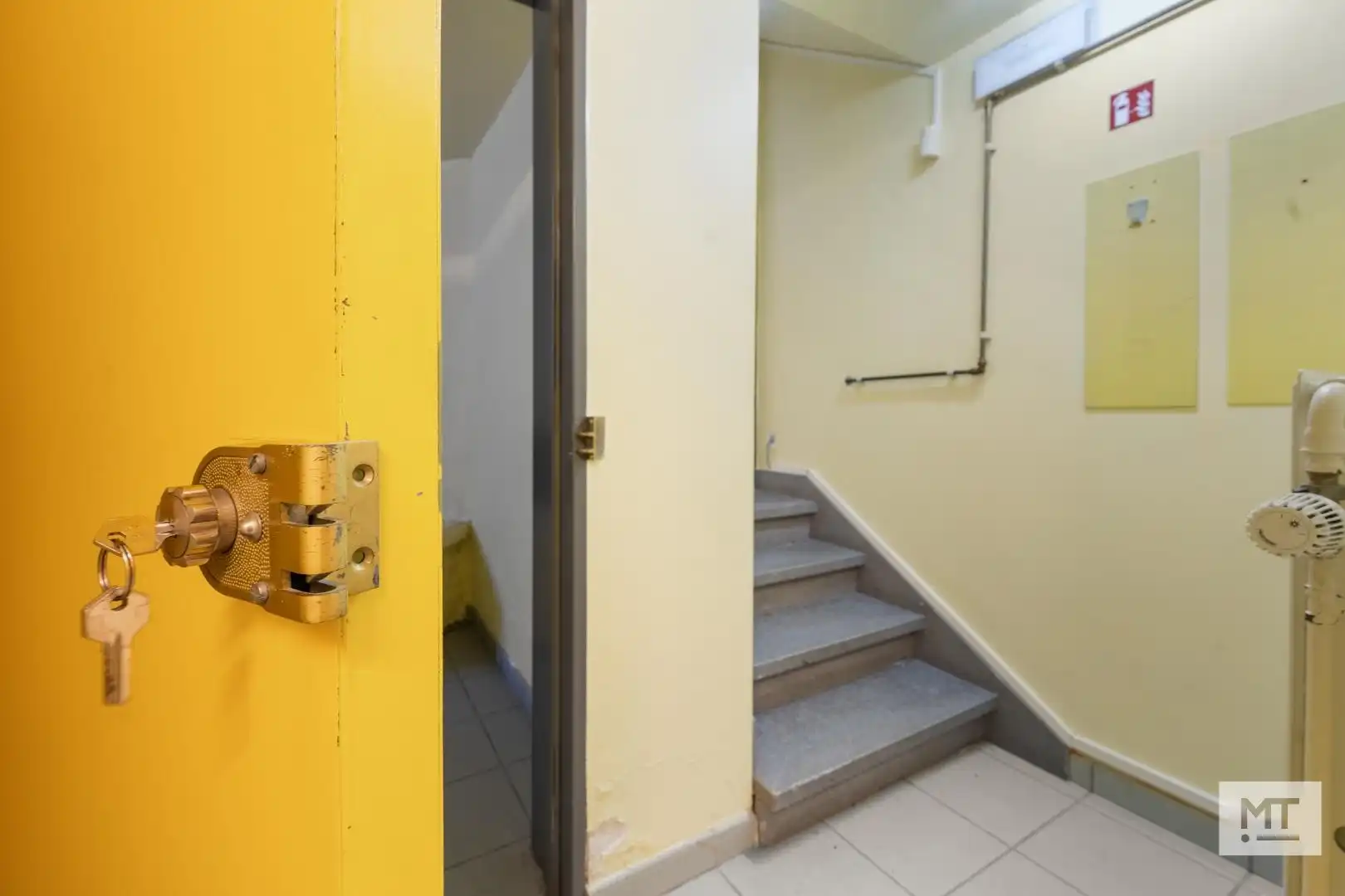 Voormalig politiecommissariaat te koop in Westrozebeke foto 12