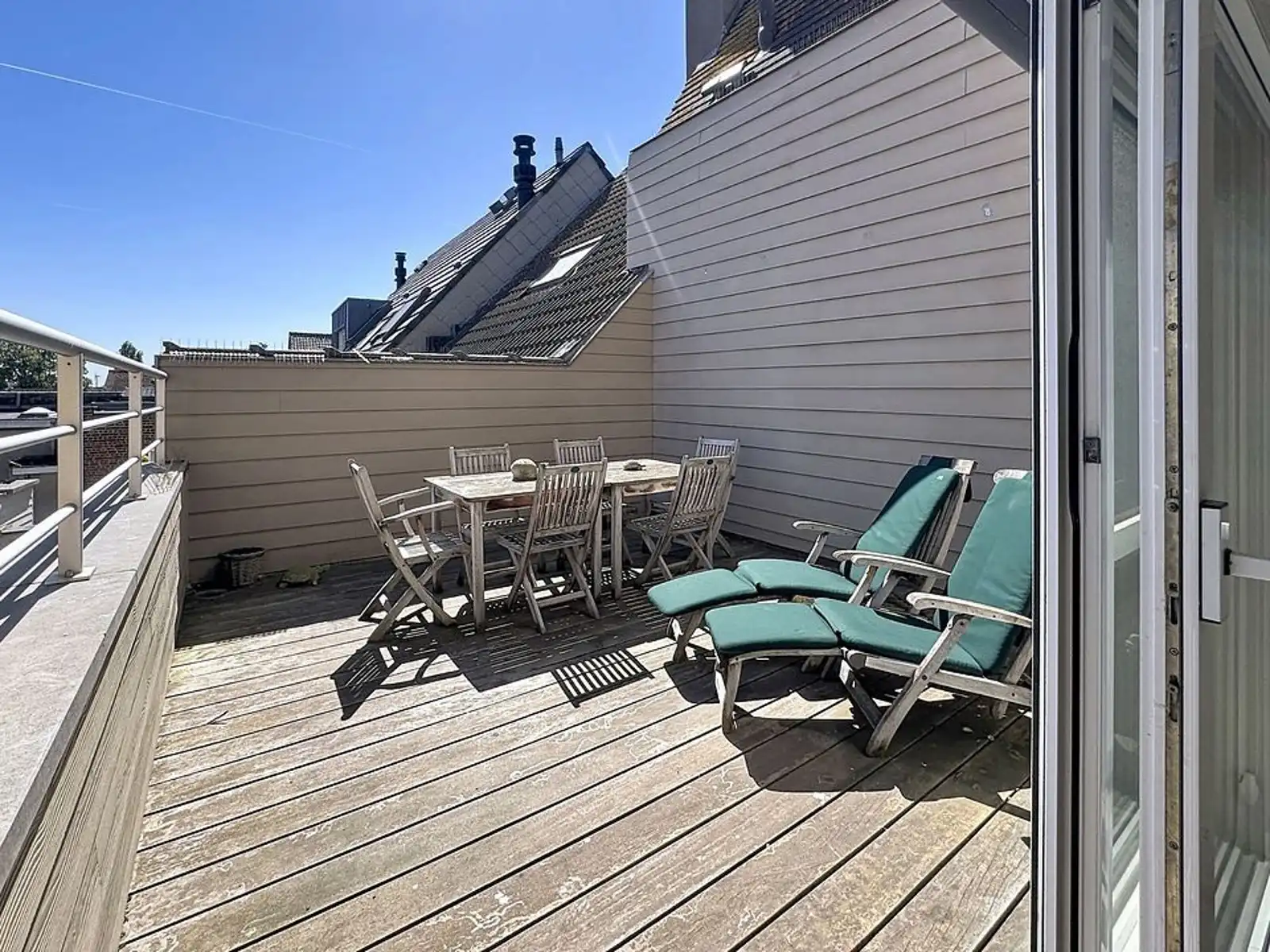 Seizoensverhuur 2 - 8 pers met zeezicht/Z-terras à 295 Eur/d foto 2