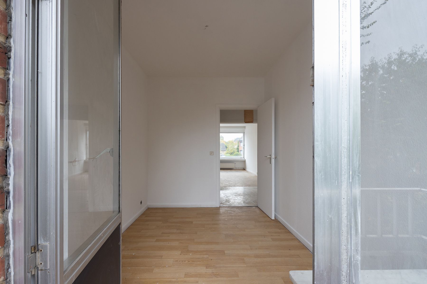 Te renoveren appartement met twee slaapkamers foto 11