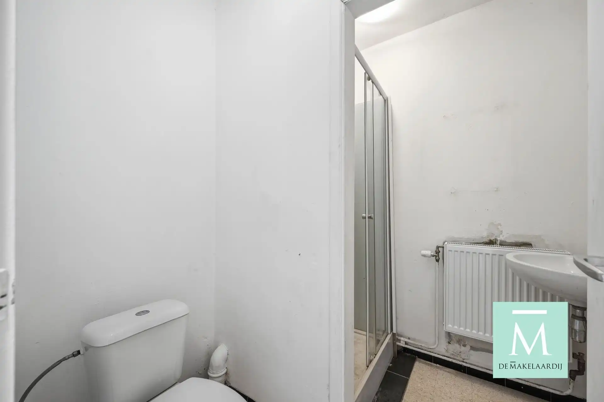 Op te frissen 2/3 slaapkamerappartement op strategische ligging! foto 5