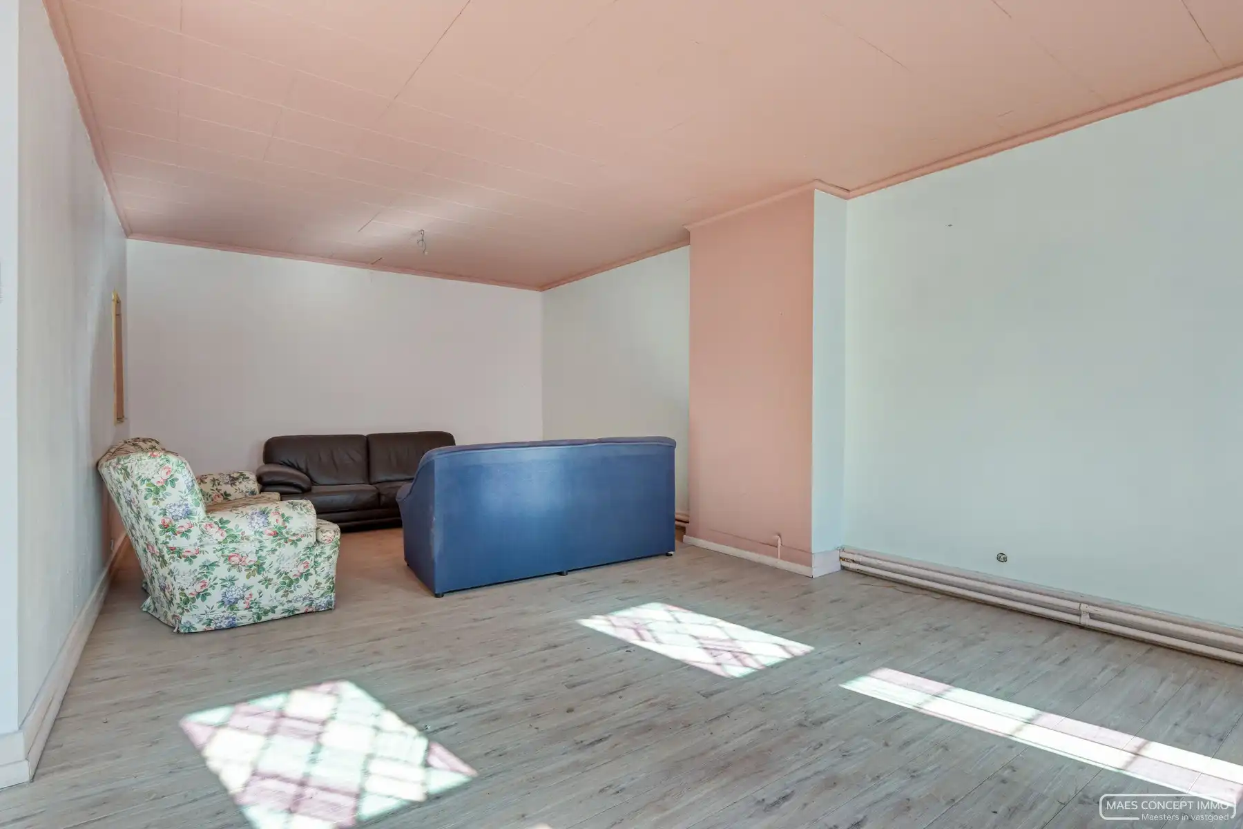 Te koop projectgrond/te renoveren pand in centrum Izegem foto 7