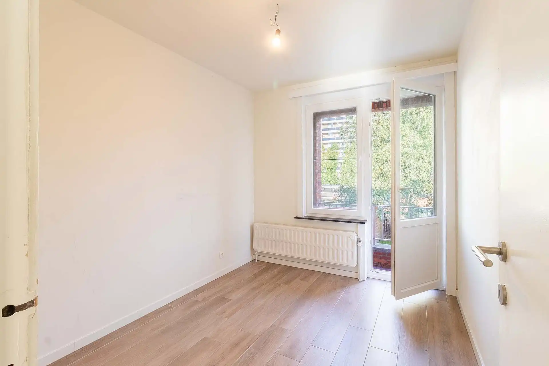 Instapklaar appartement met grote tuin in Berchem foto 8