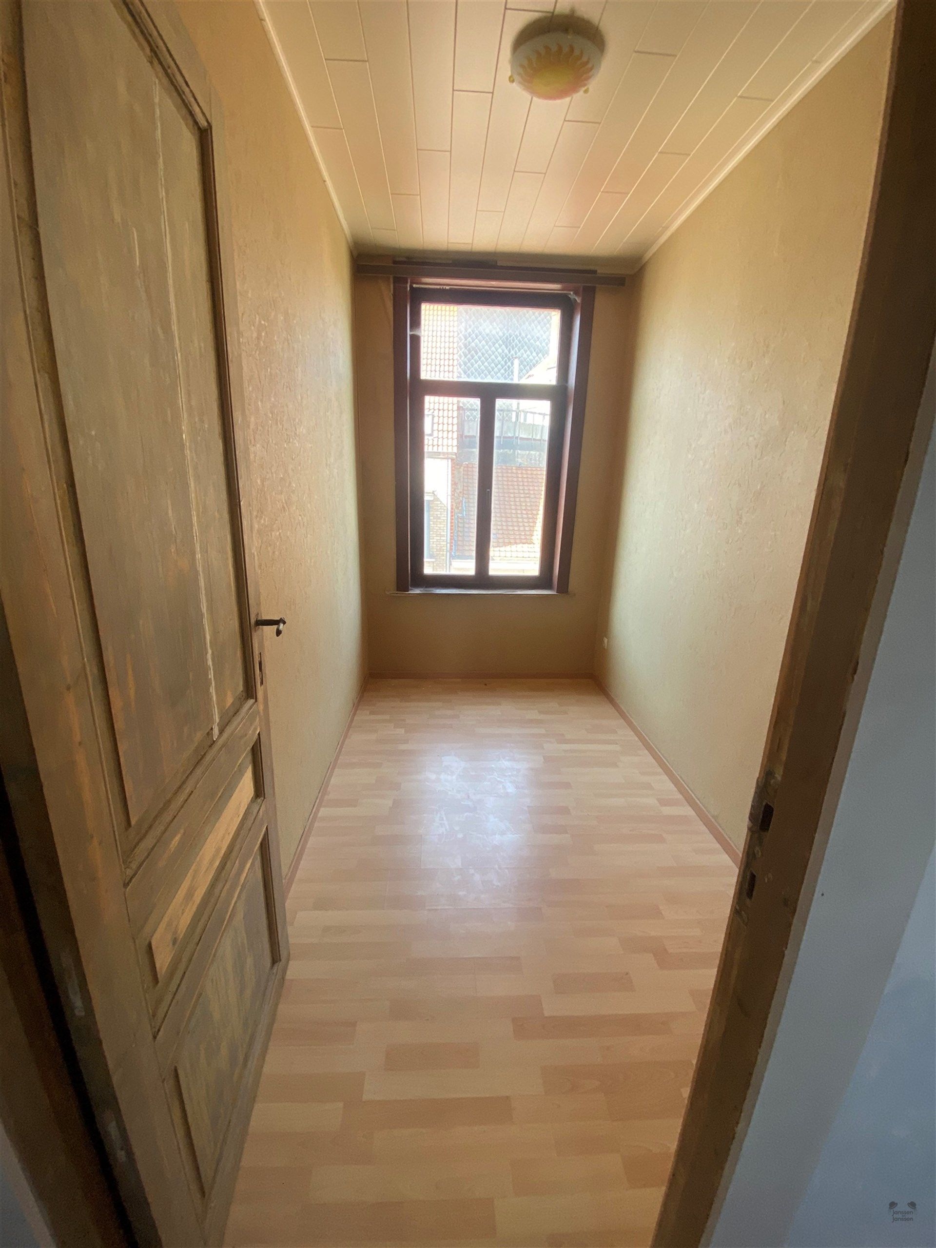 Ruime woning met 5 slaapkamers te Oostende foto 18