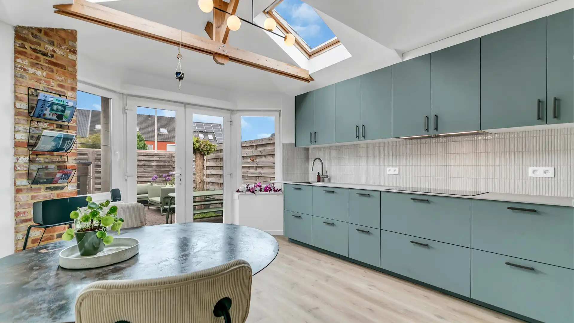 Prachtig herenhuis binnen de grote ring van Hasselt foto 16
