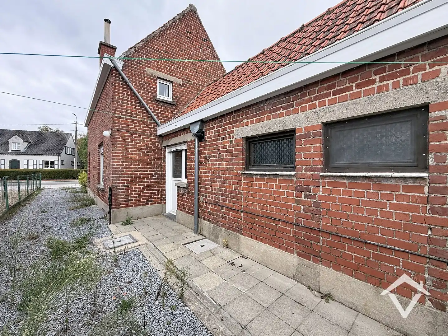 Alleenstaande woning met twee slaapkamers, tuin en garage te Roeselare foto 19
