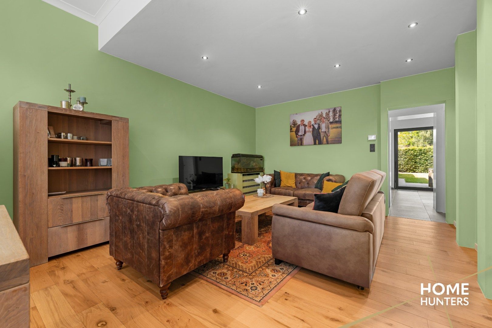 Instapklare, volledig gerenoveerde rijwoning met garage in hartje Wervik foto 6
