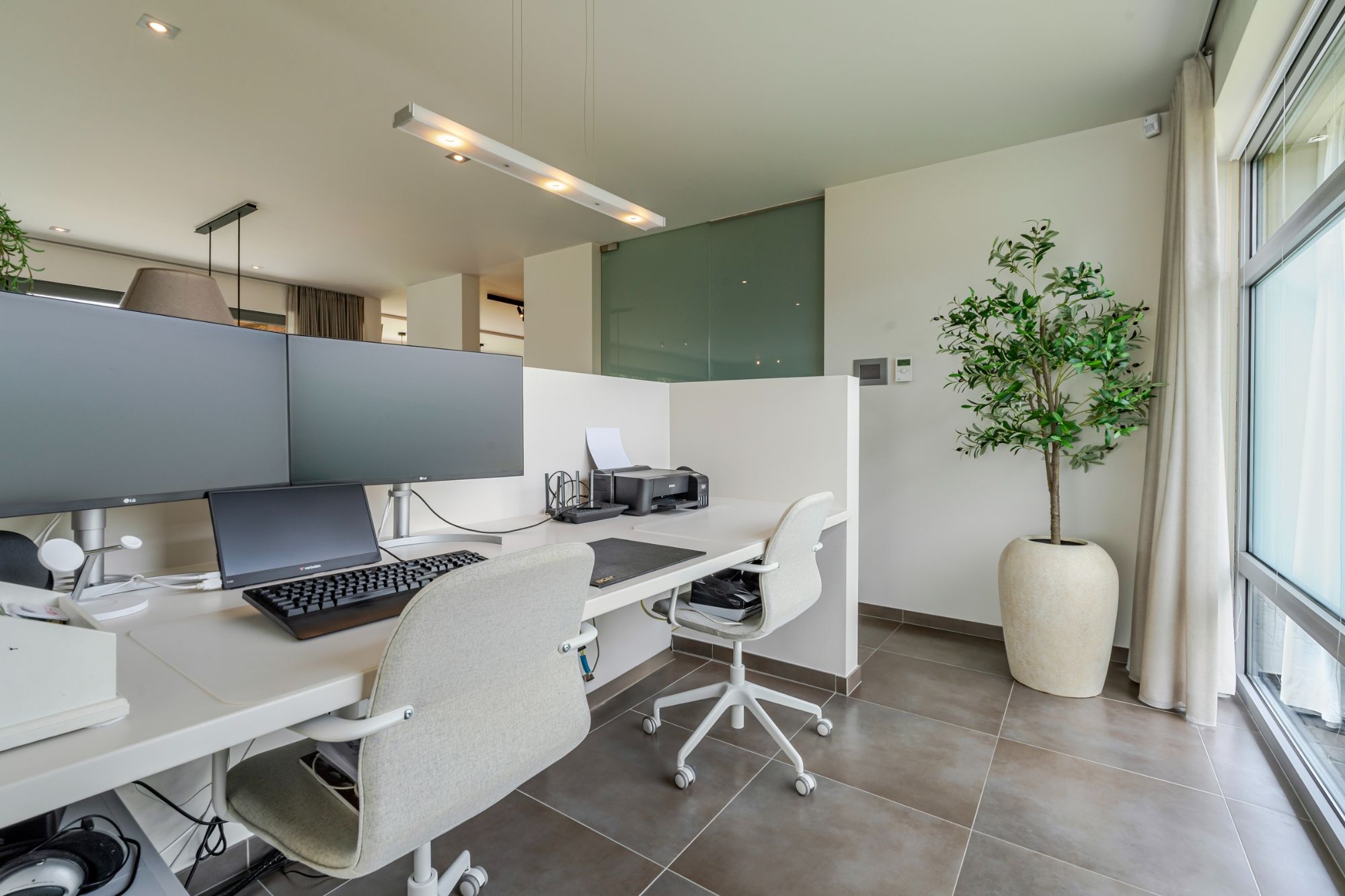 BEZOEKMOMENT ZATERDAG 30/08 VAN 11U TOT 13U | Eigentijdse high end villa met tuin, ruim terras & dubbele garage foto 7