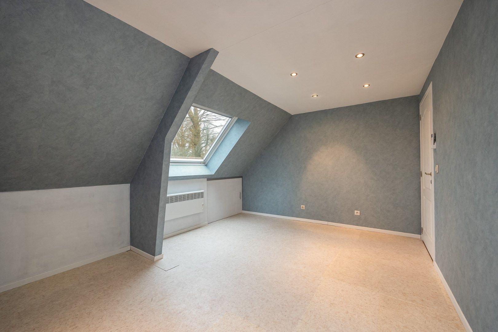 Ruime energiezuinige villa in De List te Schoten met 5 slaapkamers, 2 badkamers, tuin, terras en dubbele garage ! foto 21