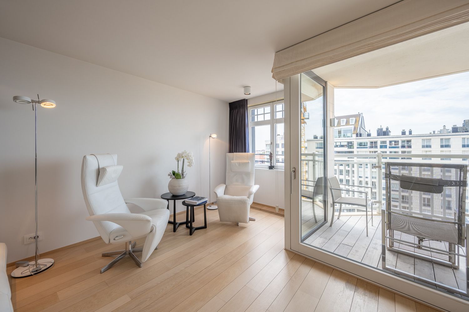 Instapklaar appartement (gevelbreedte van 8,6m!) met 3 slaapkamers op het exclusieve Albertplein te Albertplein Knokke-Zoute. foto 8