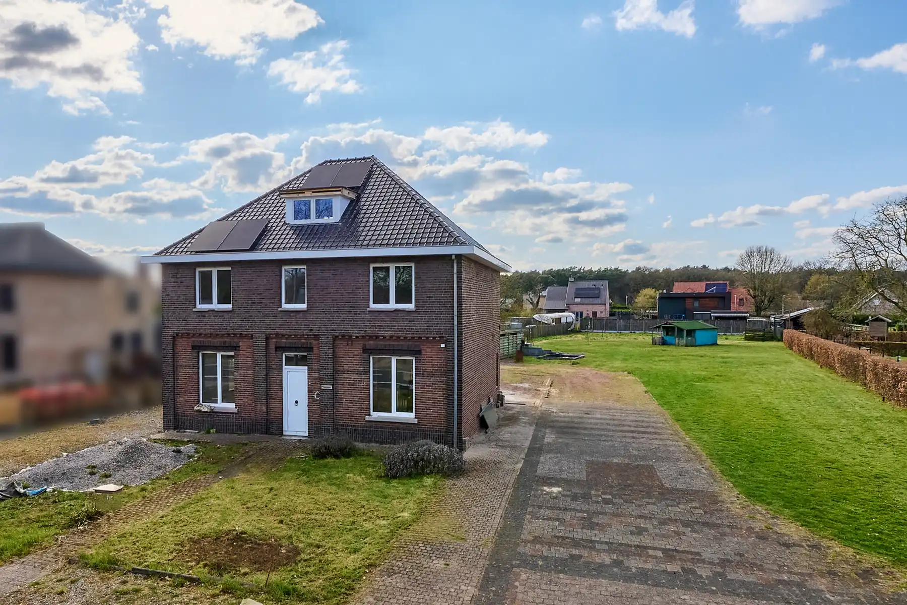 Huis te koop foto {{pictureIndex}}