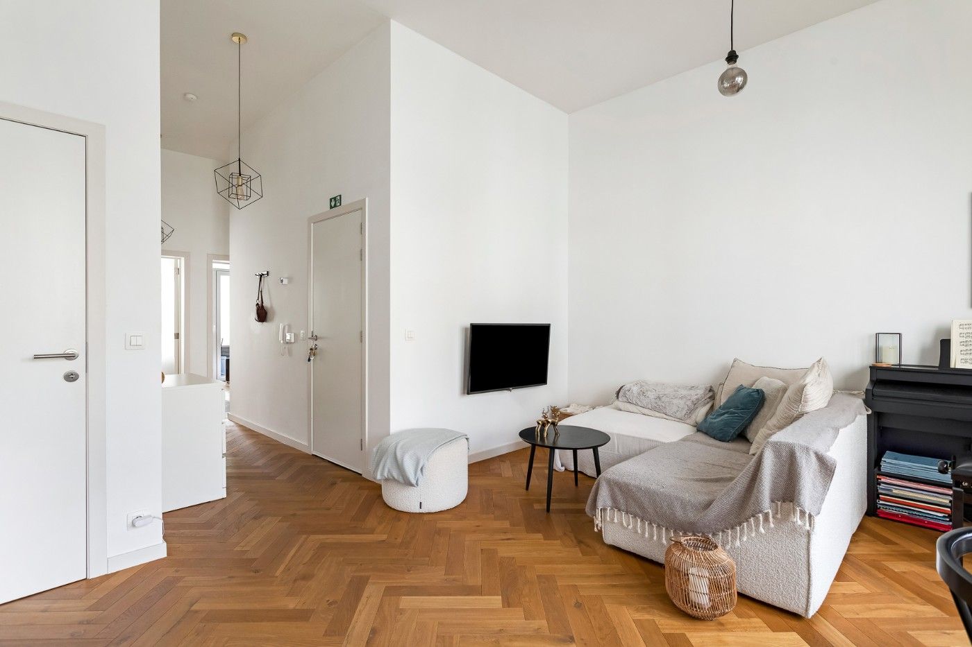 Goed gelegen, mooi gerenoveerd appartement op 1ste verd. met 2 slpk. en balkon foto 6