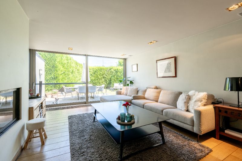 Architecturaal ingerichte woning met hoogwaardige afwerking. foto 8
