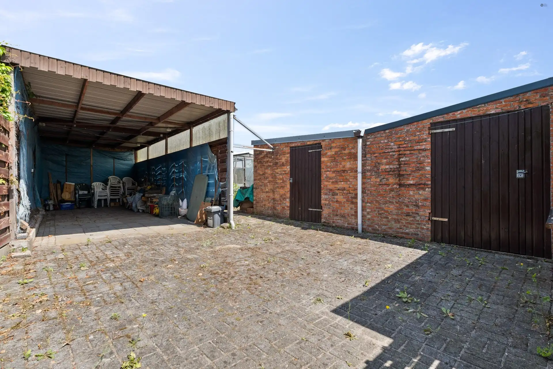 Te renoveren Half open bebouwing op eeen gunstige locatie foto 23