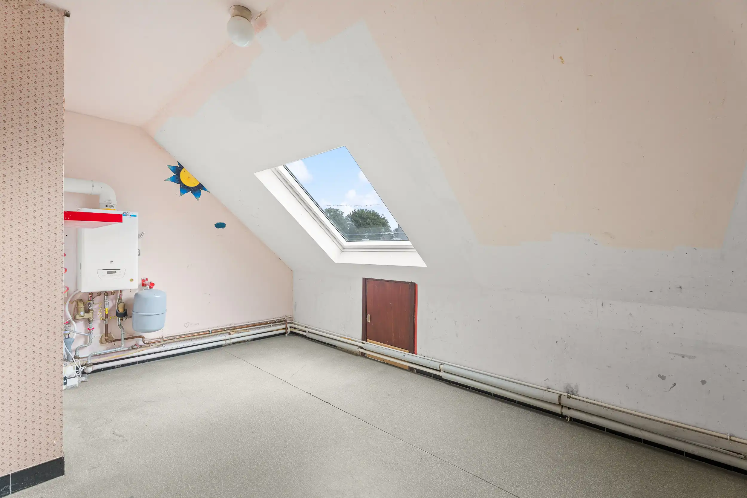 Alleenstaande bungalow met 4 kamers op toplocatie. foto 10