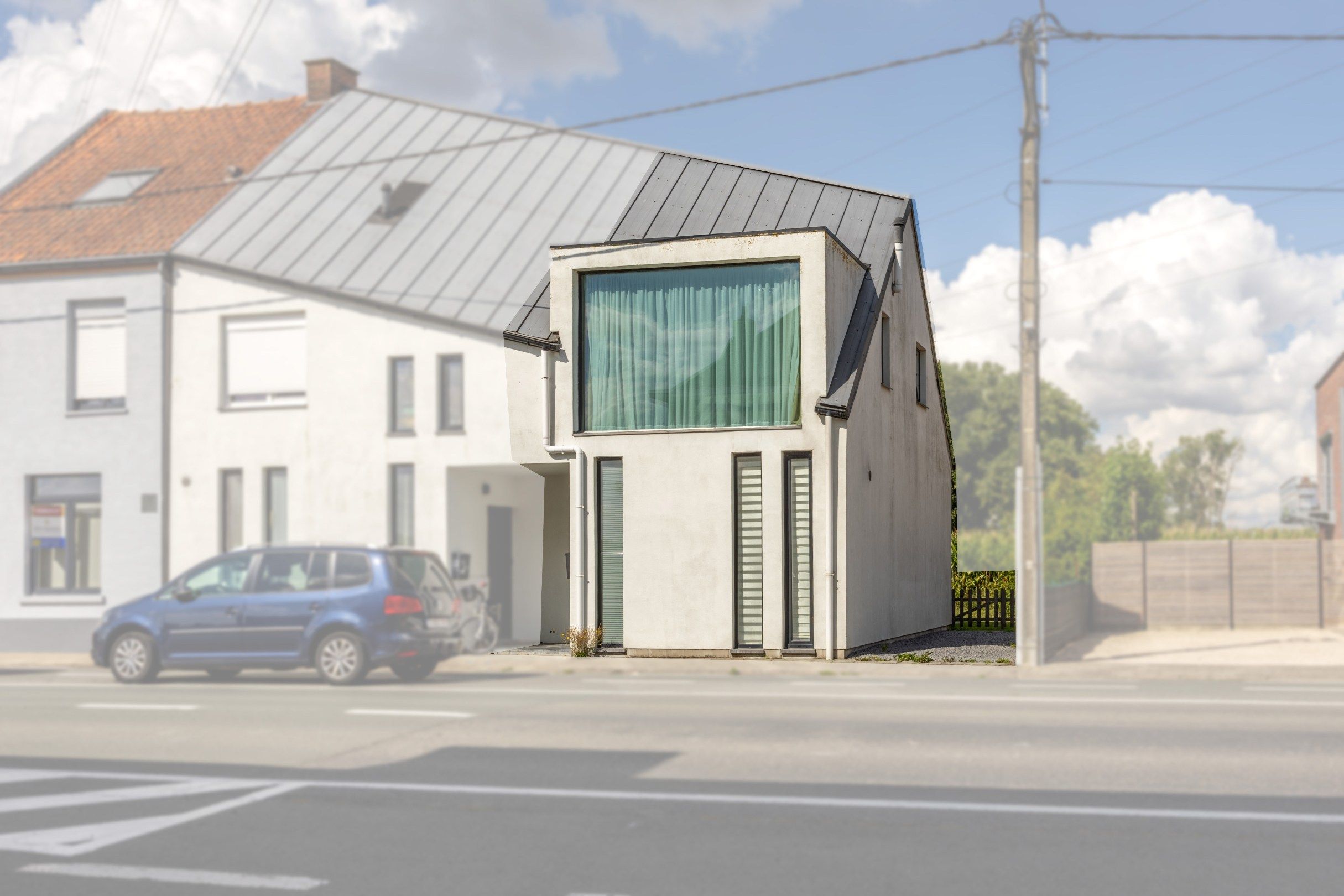 Instapklare halfopen woning met drie slaapkamers en tuin foto 2