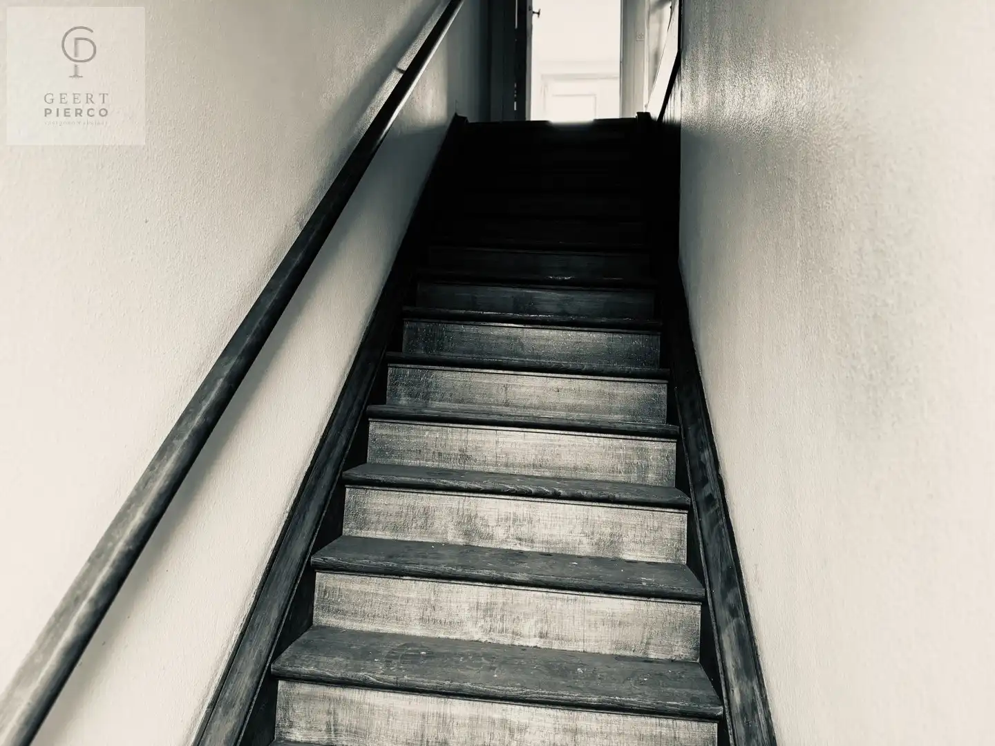 Ruim handelspand met ruim appartement foto 16