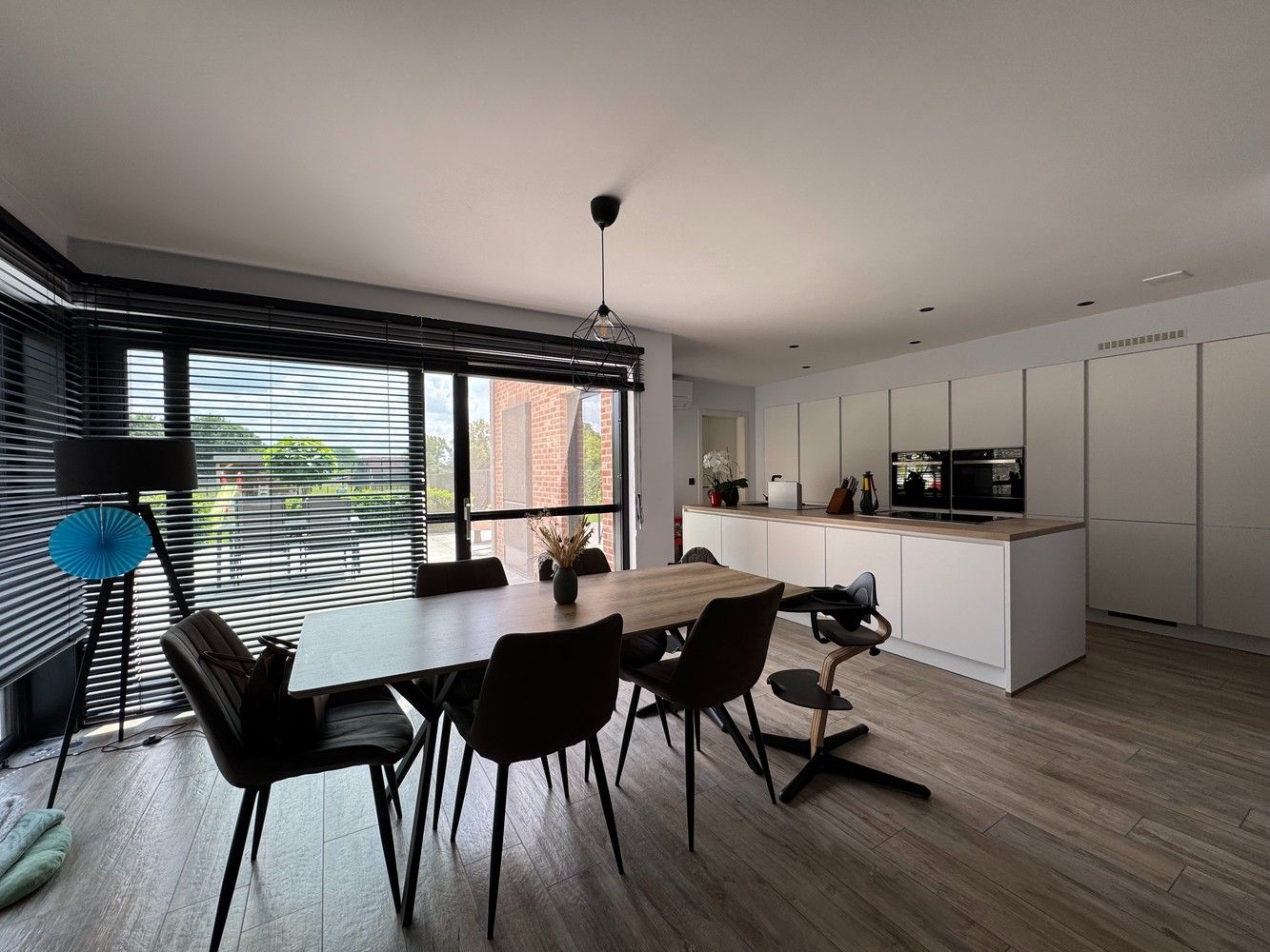 Prachtige energieneutrale woning met 4 slpks en aangelegde tuin foto 5