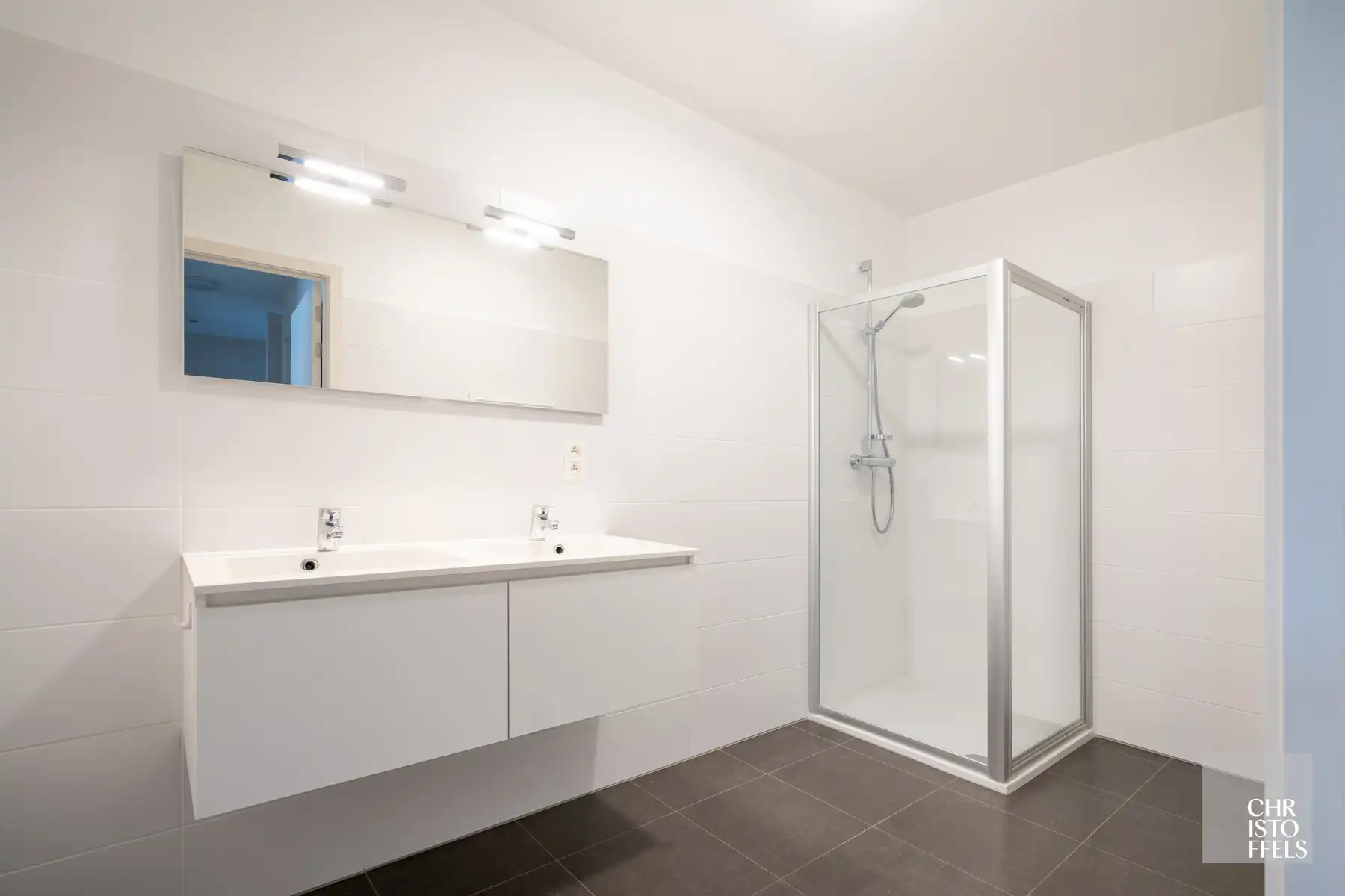 TE HUUR - 2-slaapkamerappartement (103m²) in het centrum van Zutendaal! foto 11