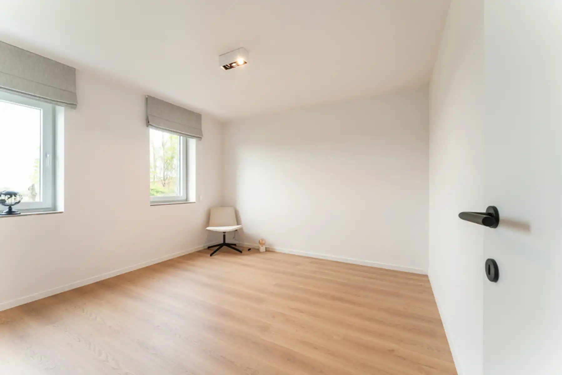 Moderne, halfopen woning foto 9