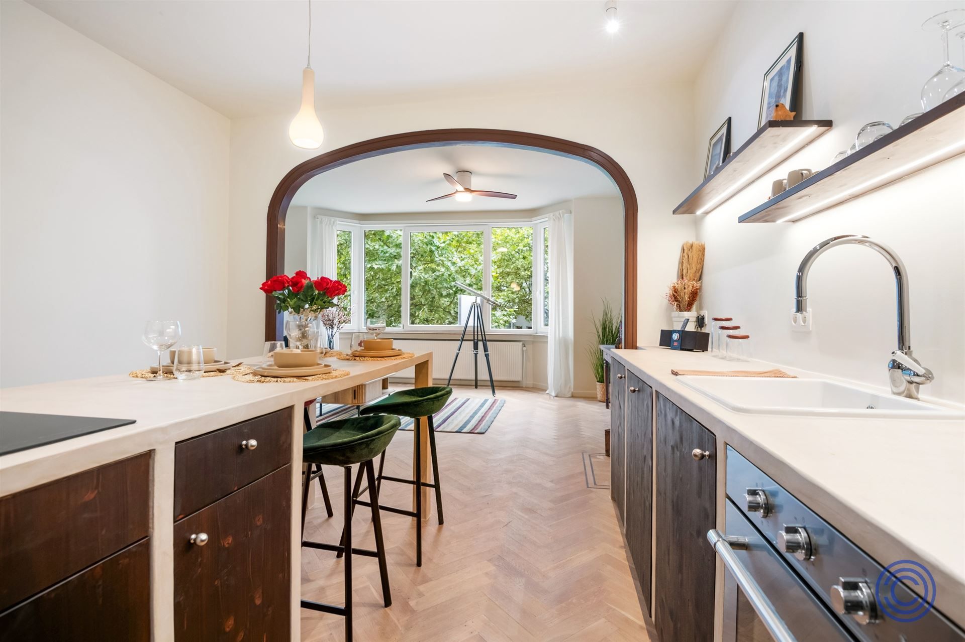 TOP gerenoveerd appartement in hippe buurt! foto {{pictureIndex}}
