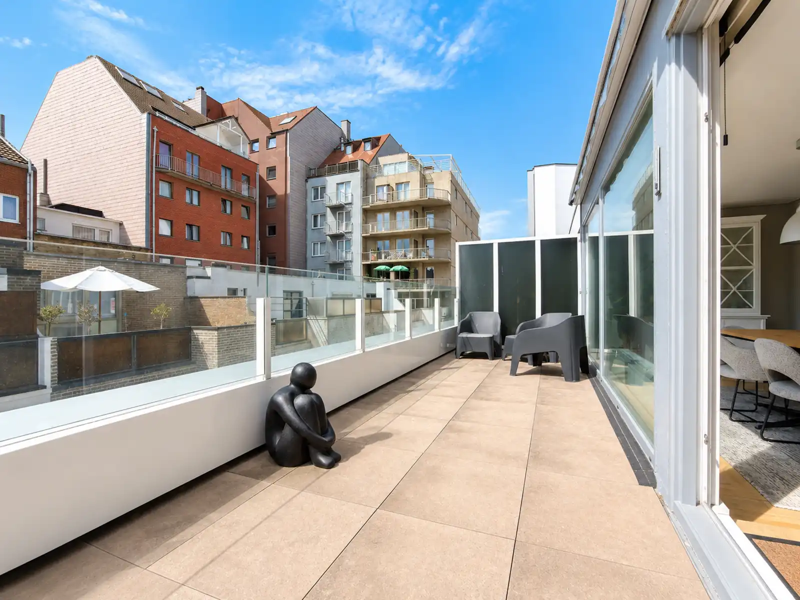 Instapklare penthouse met terras en zijdelings zeezicht foto 3