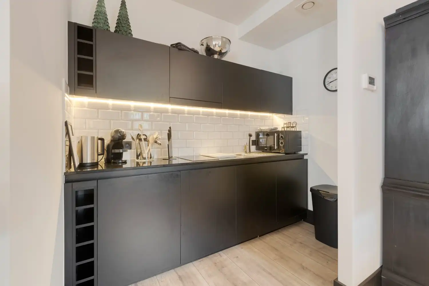 Karaktervolle woonst met indrukwekkend interieur in hartje Oud-Rekem! foto 16