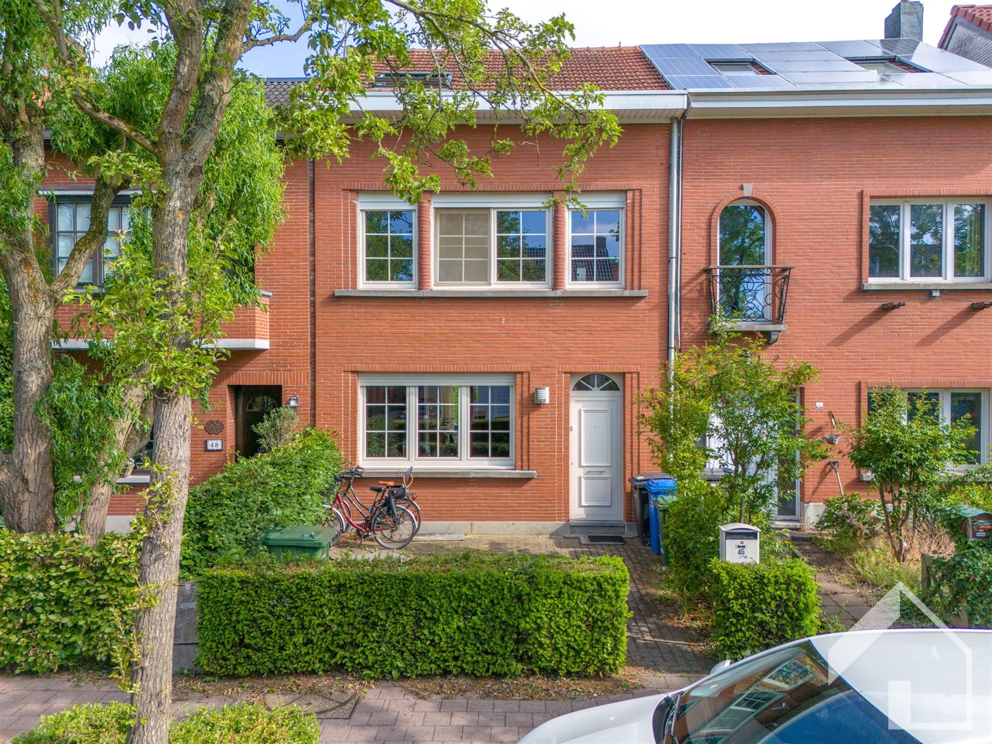 Hoofdfoto van de publicatie: RUIME WONING MET 4 SLAAPKAMERS