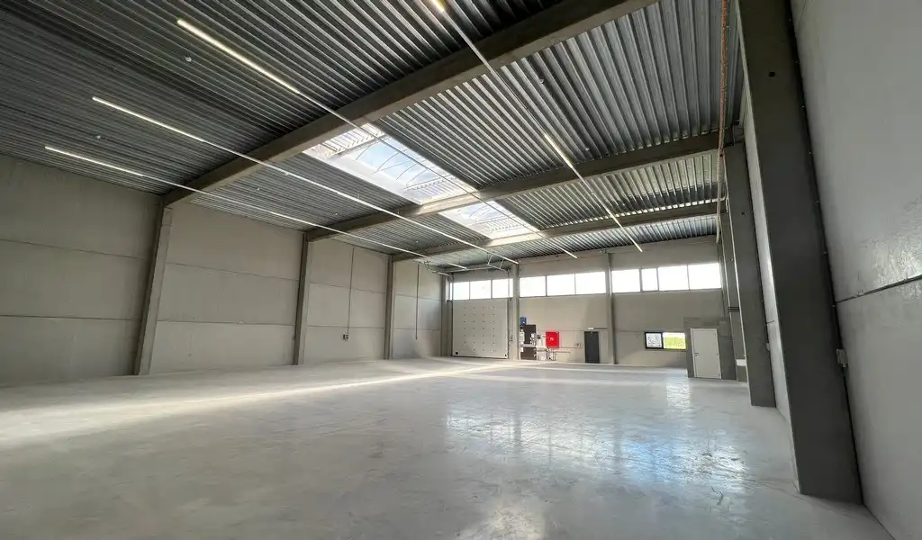 Recent magazijn te huur in industriepark De Nest te Evergem foto 3
