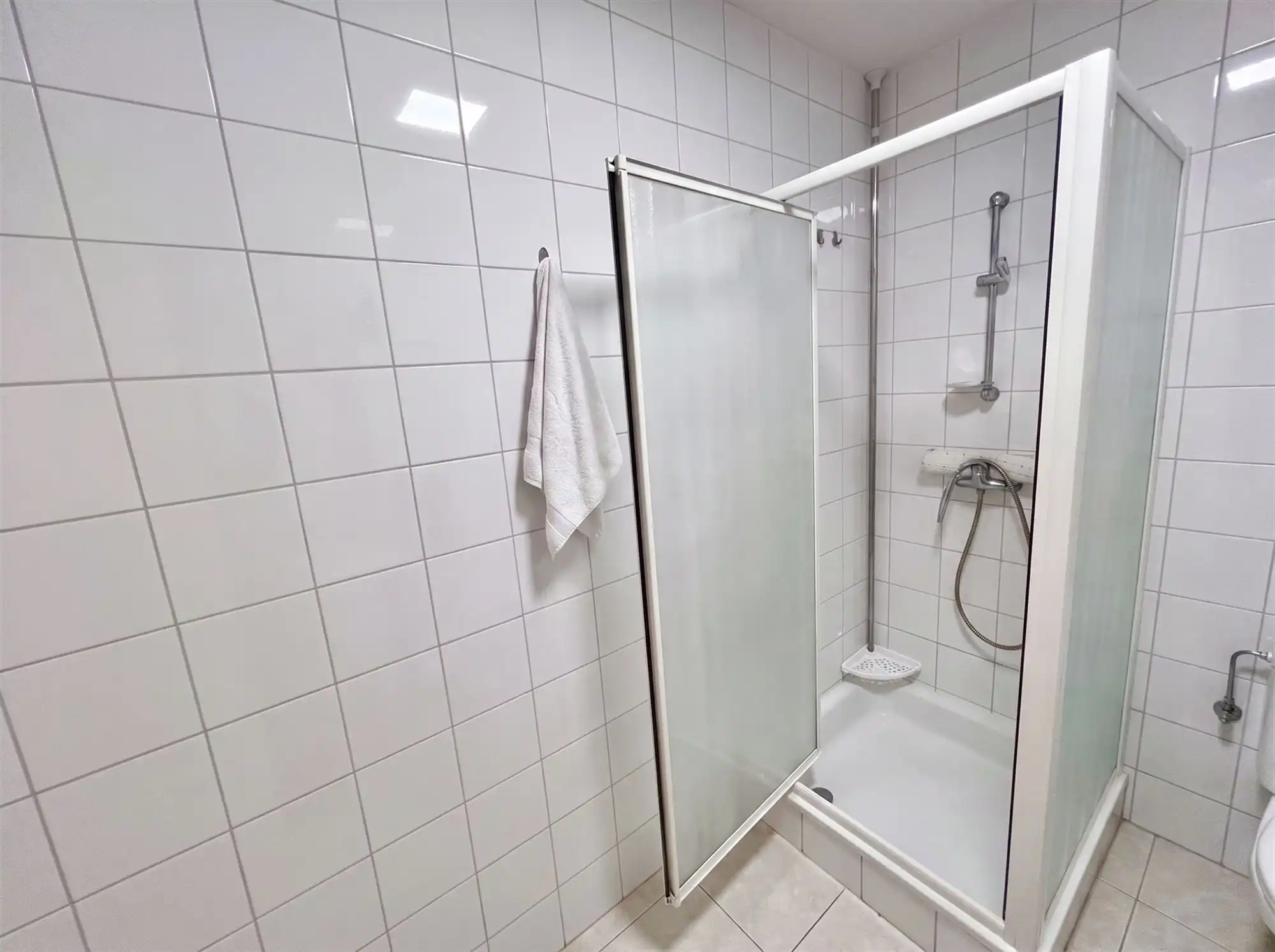 1-slaapkamerappartement met terras en autostaanplaats foto 10