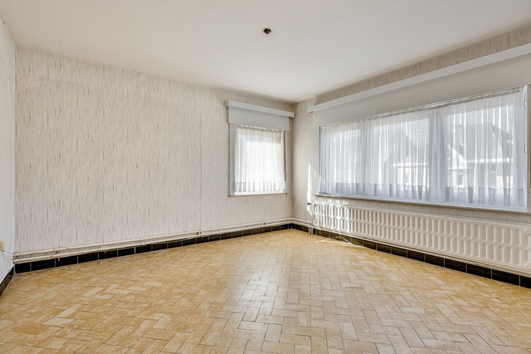 TE RENOVEREN HUIS MET LANDELIJKE LIGGING EN UITBREIDINGMOG. foto 17
