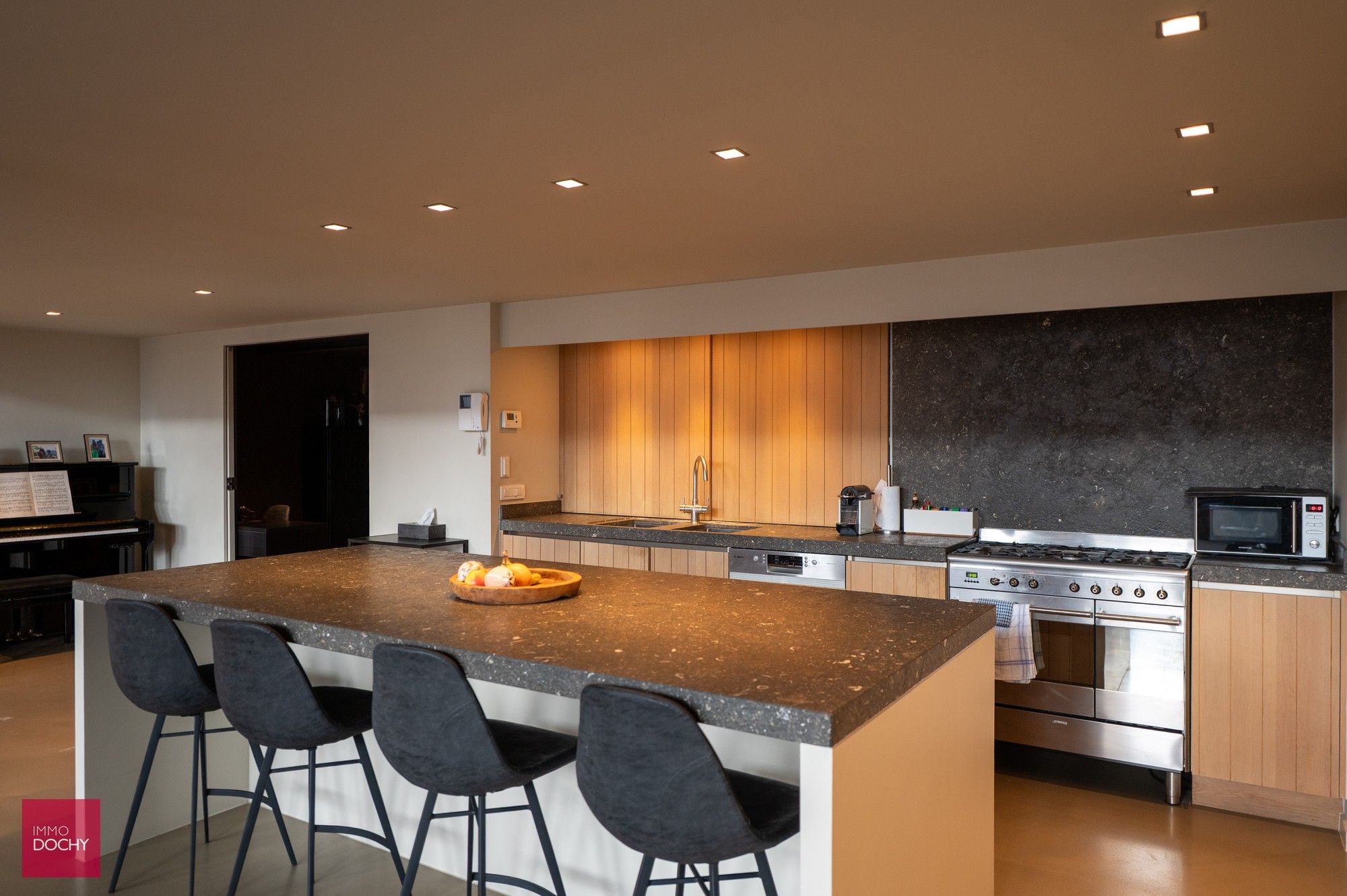 Sfeervolle ruime loft met frontaal zicht op het Kanaal - Spinnerijkaai foto 14