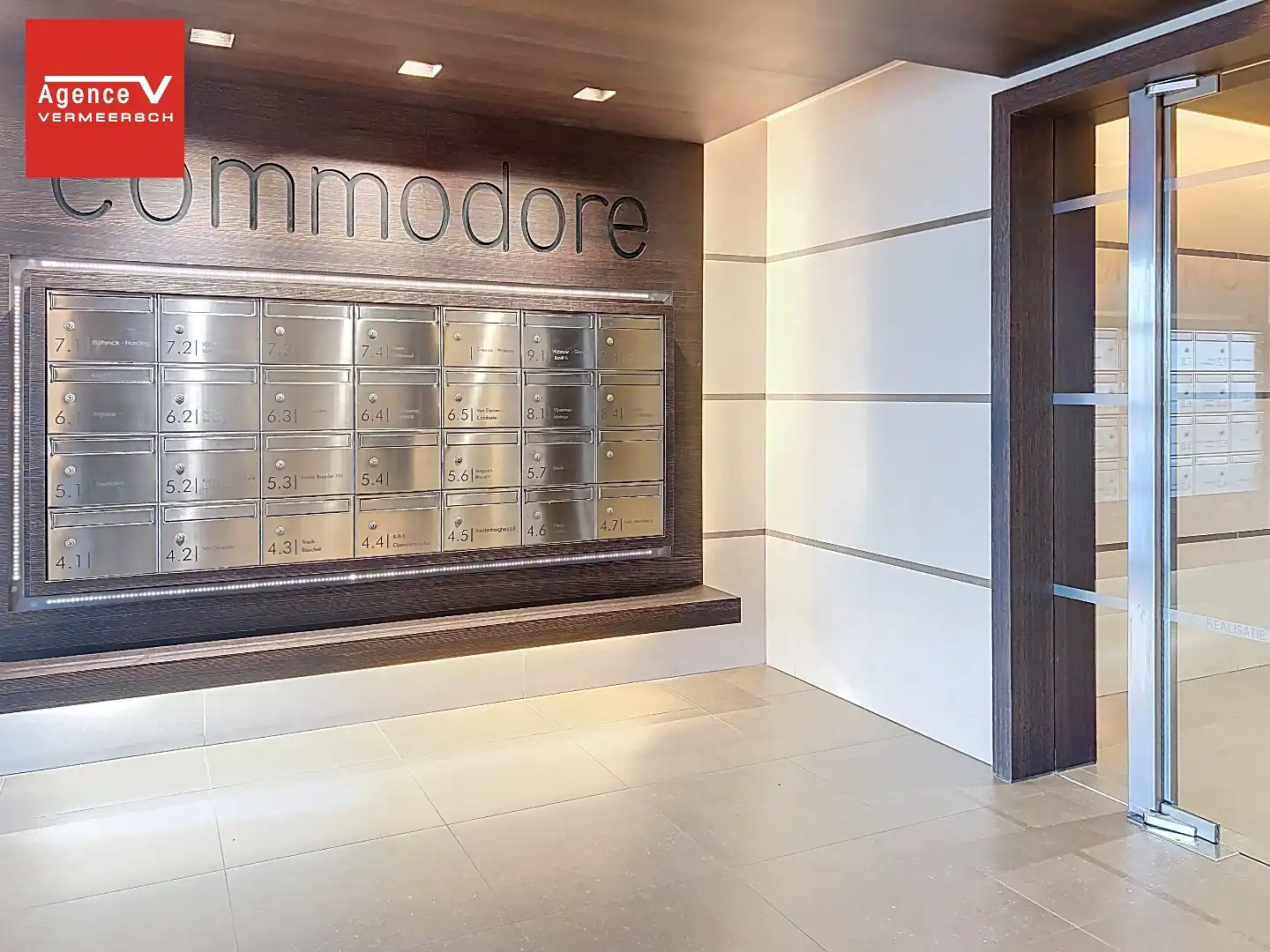 Zeezicht appartement met uniek zicht op Zeeheldenplein en strekdam. foto 16