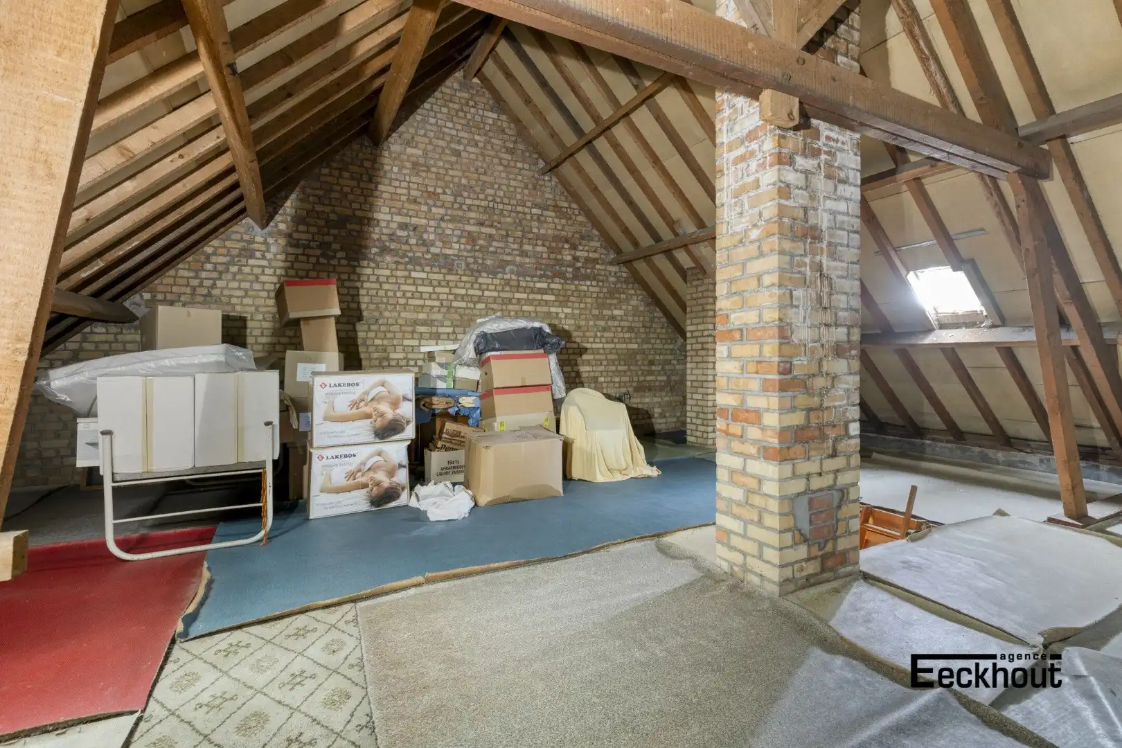 Ruime woning met 2 garageboxen en grote opslagplaats/garage foto 16