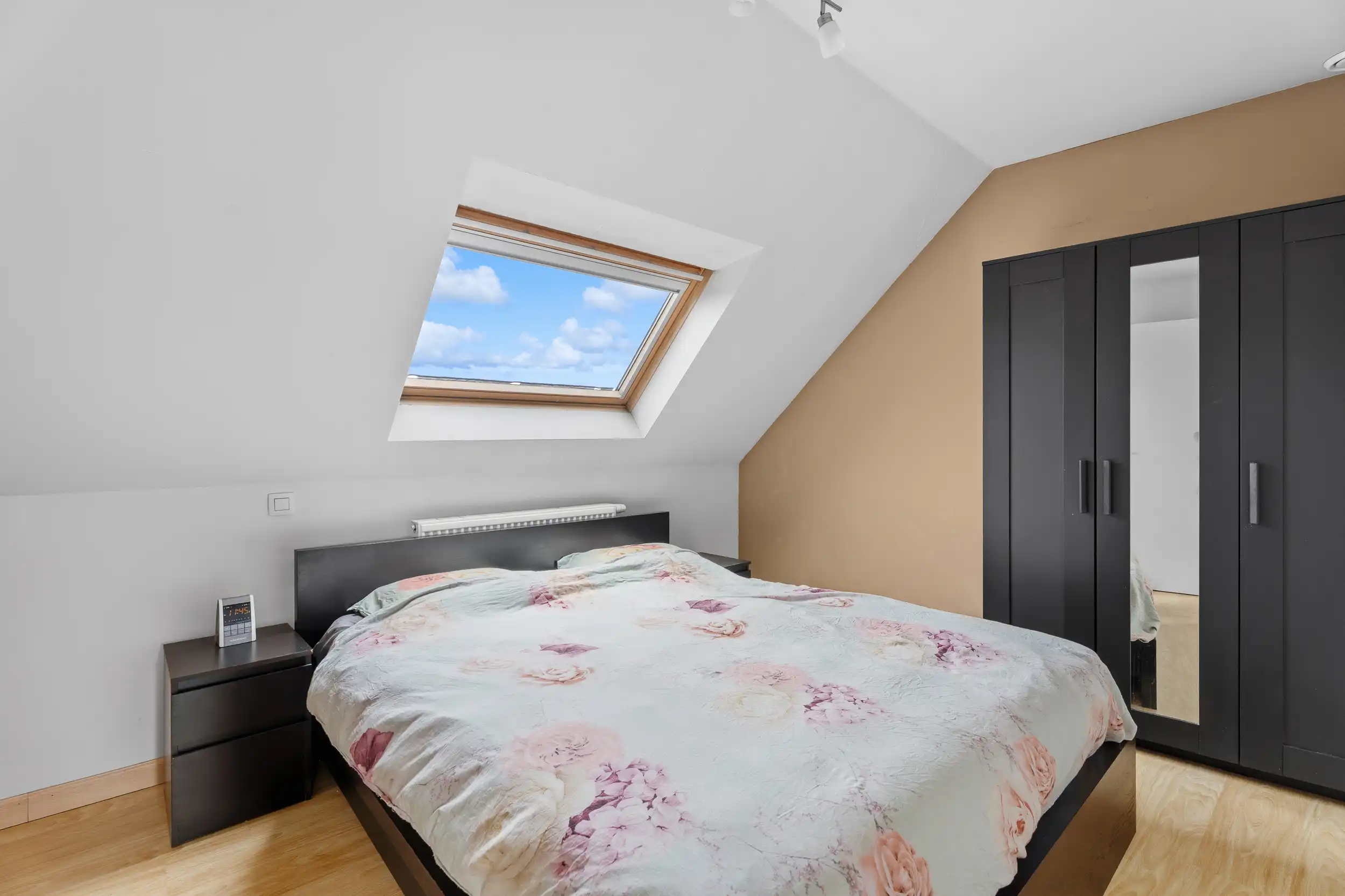 Duplex-appartement met veel licht, 3 slaapkamers en garage foto 8