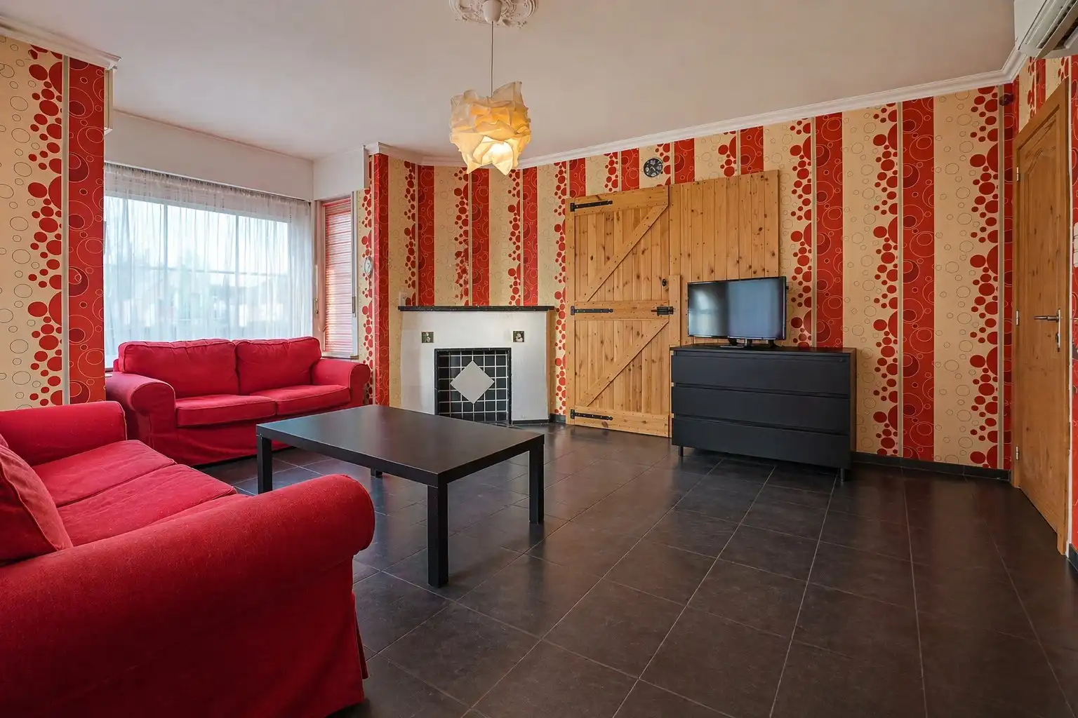 Alleenstaande woning met veel potentieel op 655m² te Houthulst. foto 4