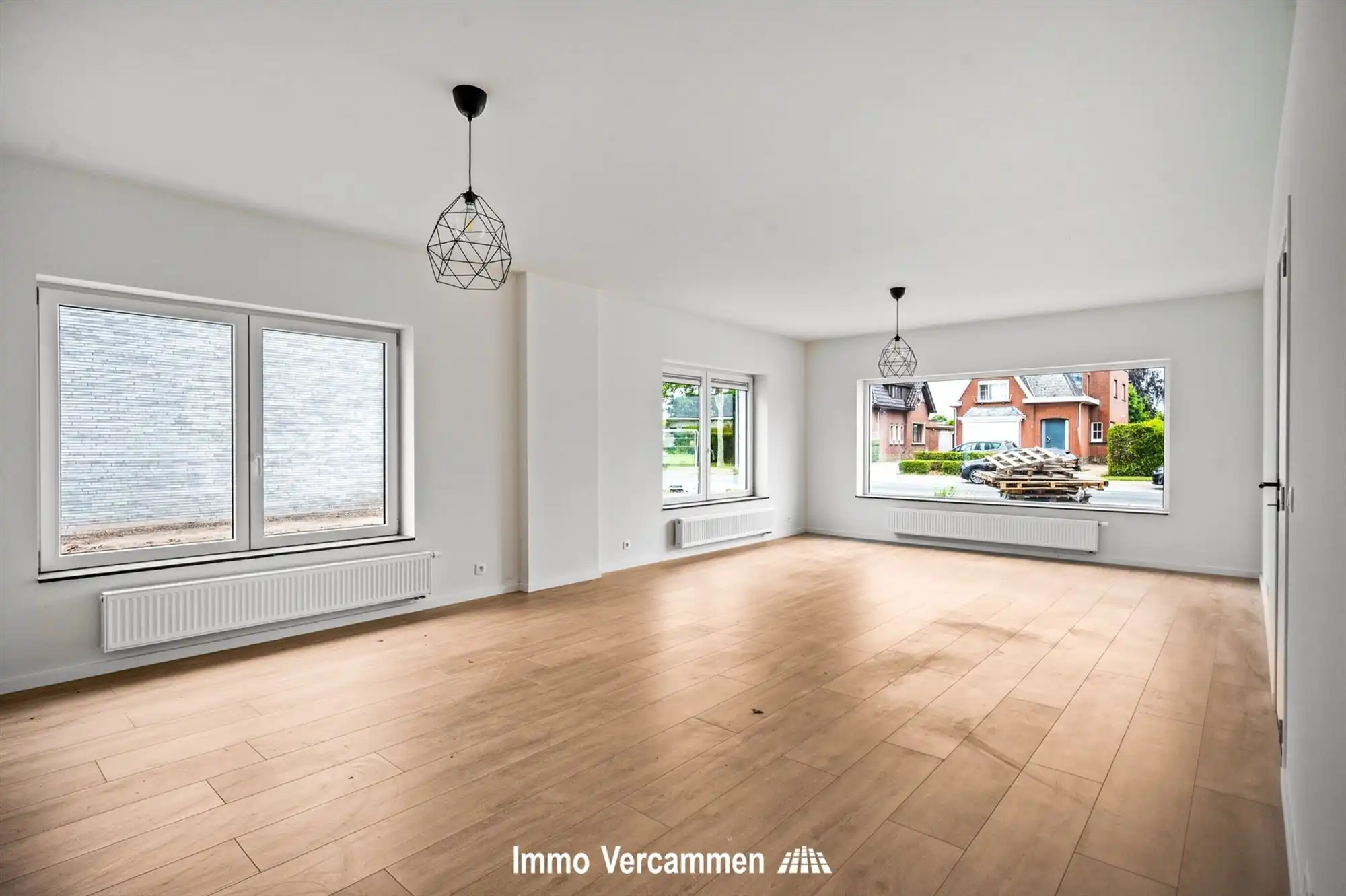 Recent gemoderniseerde, instapklare woning te Putte foto 3