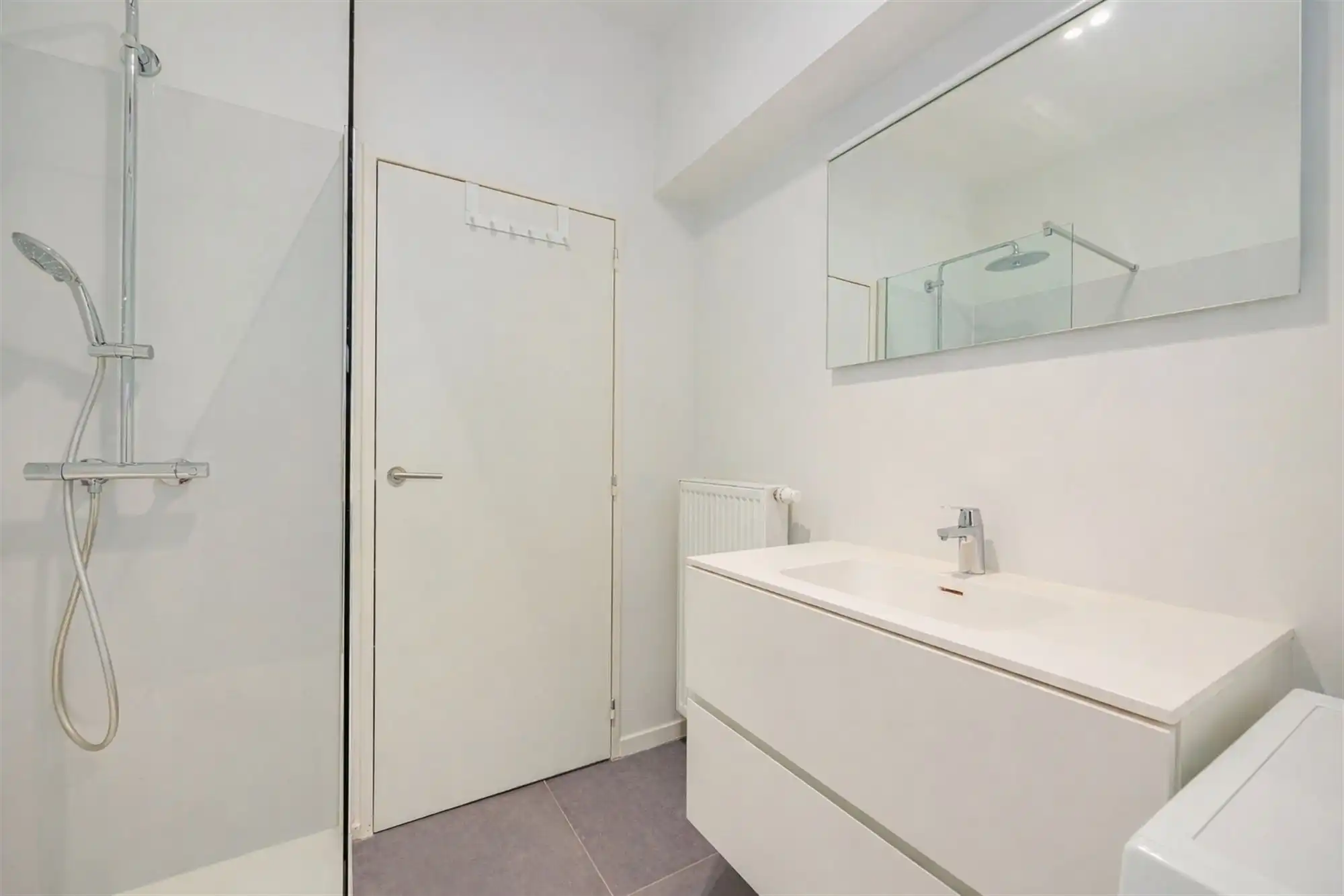 Ruim en lichtrijk appartement met zonnig zuidgericht terras foto 11