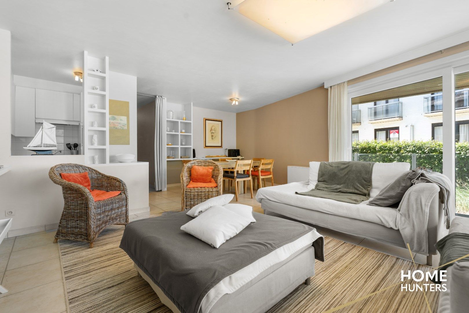 Uniek 2 slaapkamer appartement met zicht op zee en duinen foto 7