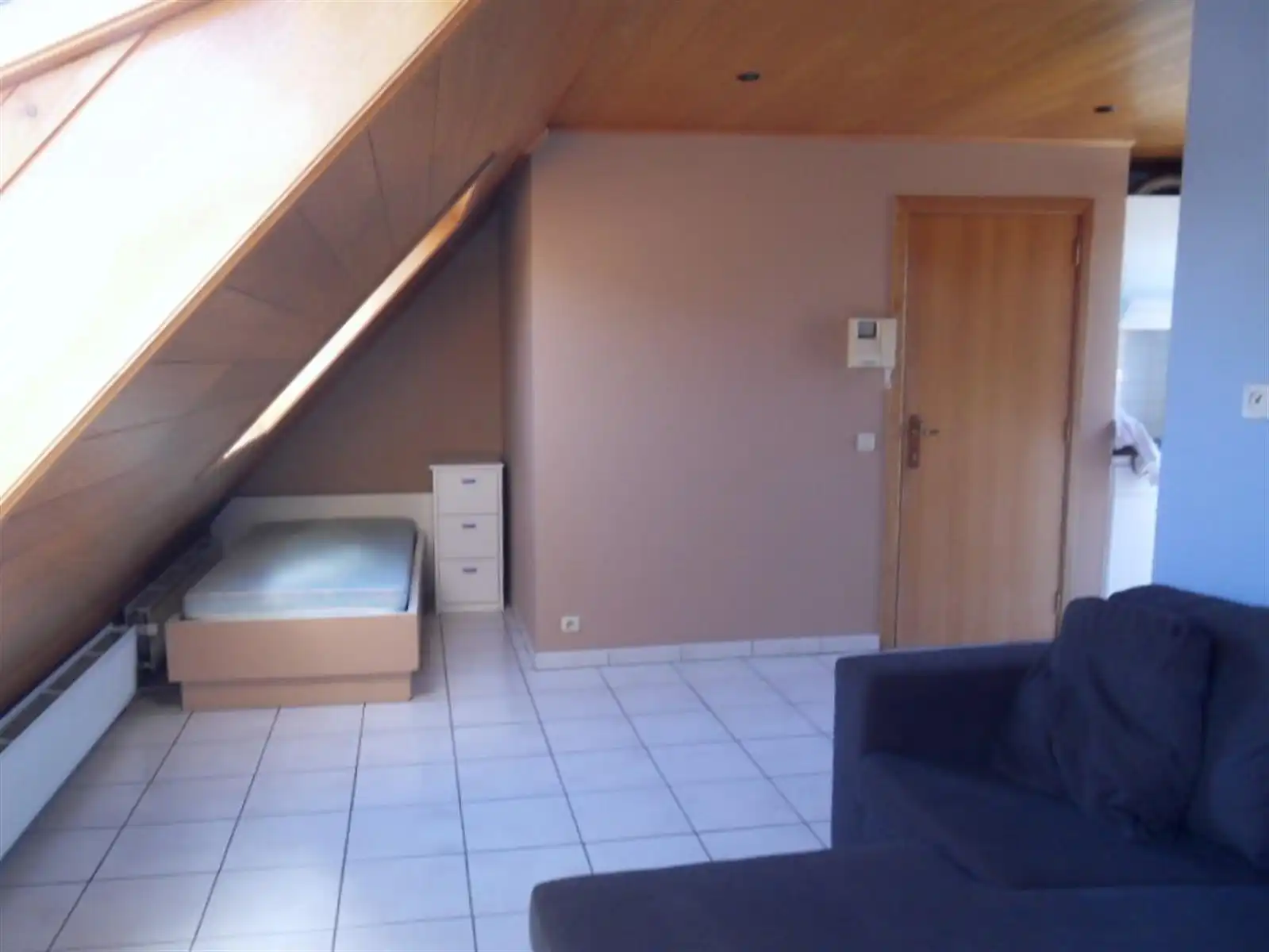 Studio met terras nabij centrum.  foto 2