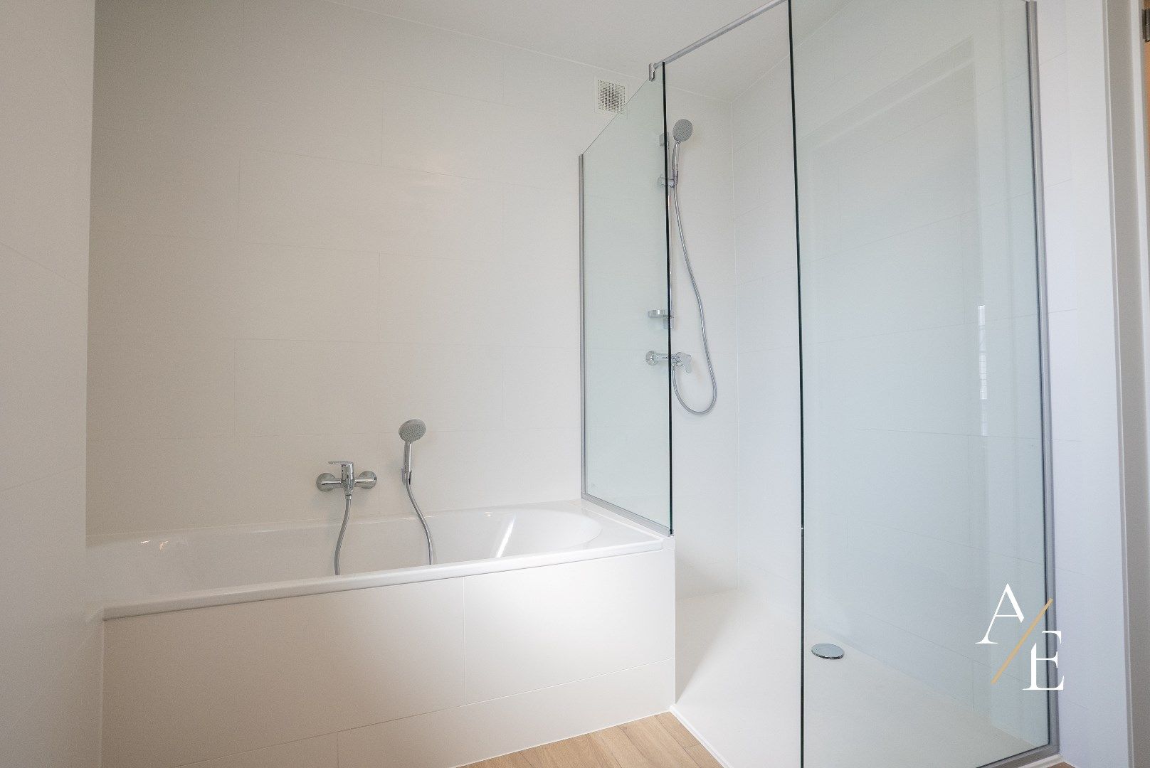 WETTEREN - Duplex met historische gevel! Exclusief wonen in het centrum! foto 13