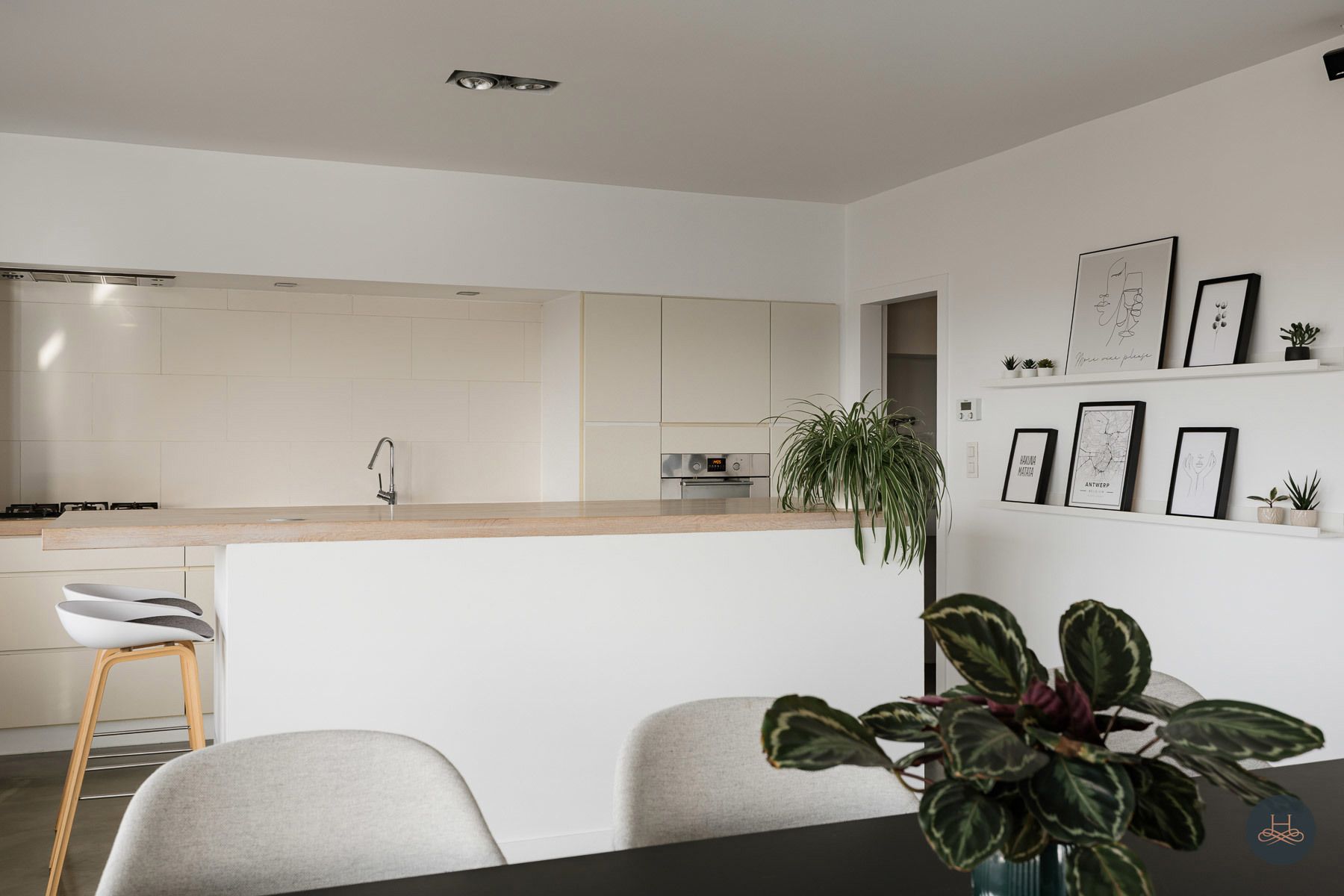 Prachtig gerenoveerd appartement met groot terras te Rumst foto 2