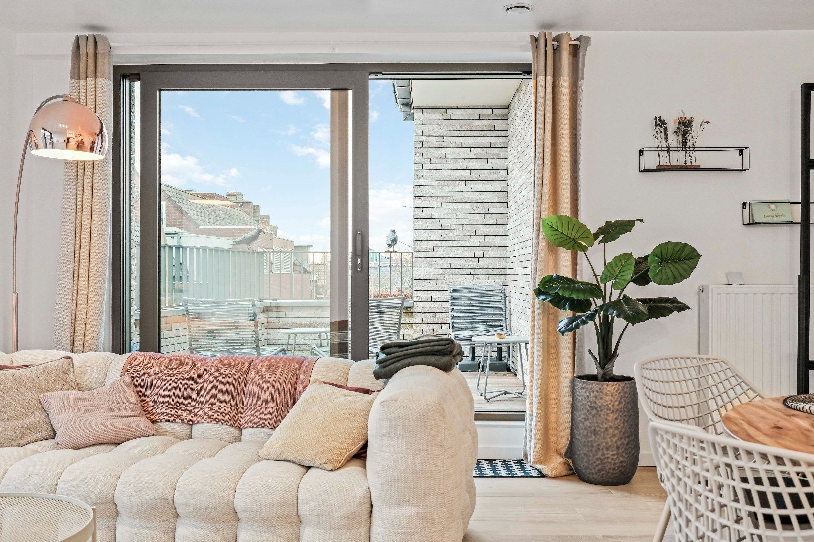 Instapklaar appartement met 2 slaapkamers en staanplaats in Ieper-centrum foto 16