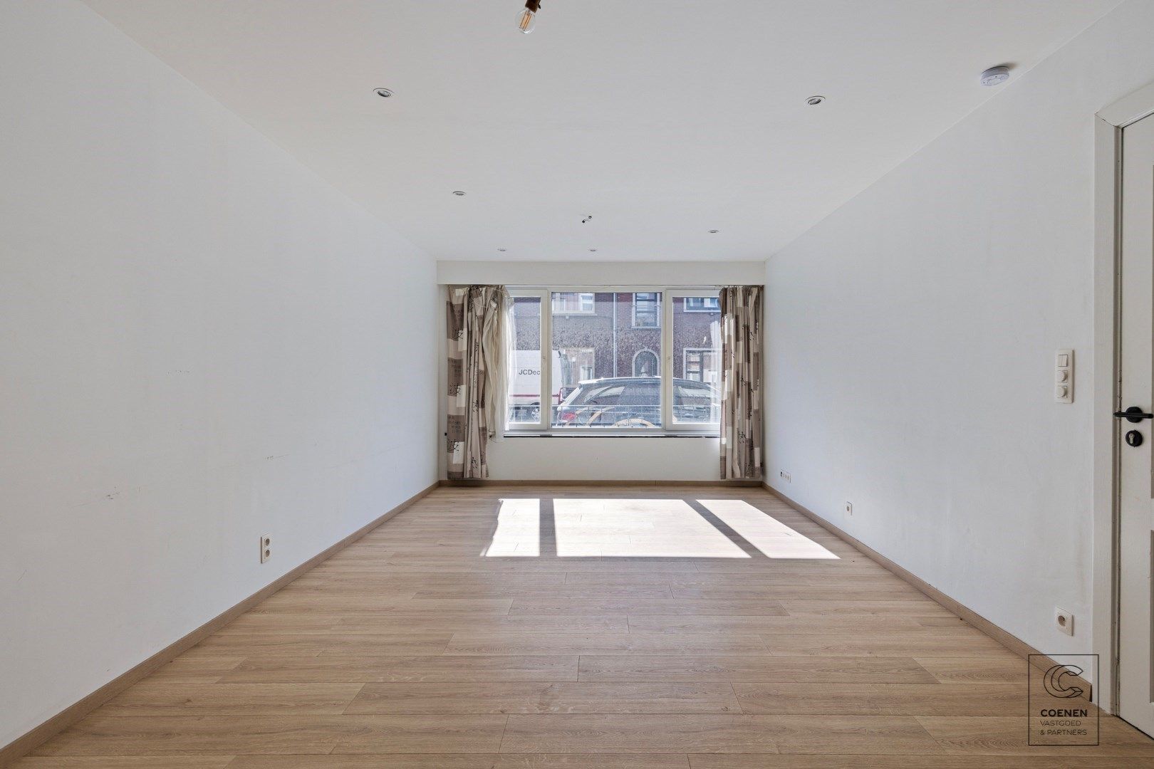 Energiezuinig gelijkvloers appartement van 85m² met tuin te Deurne! foto 2
